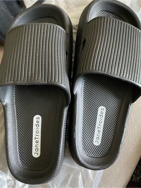 Jane Troides ladies sliders black